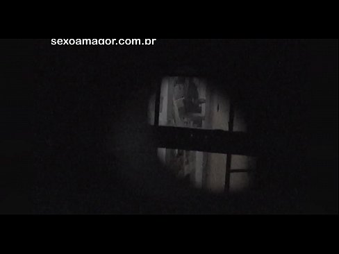 ❤️ Блондинку тайно снимает на видео соседский вуайерист, спрятанный за полыми кирпичами ☑ Секс ролики на нашем сайте ❌️